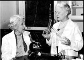 Rachel Fuller y Elizabeth Lee